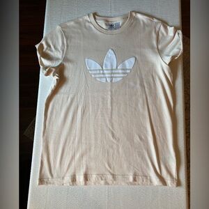 🎁 Women’s Adidas Trefoil Cream and White Oversized Shortsleeved Tee shirt Medium